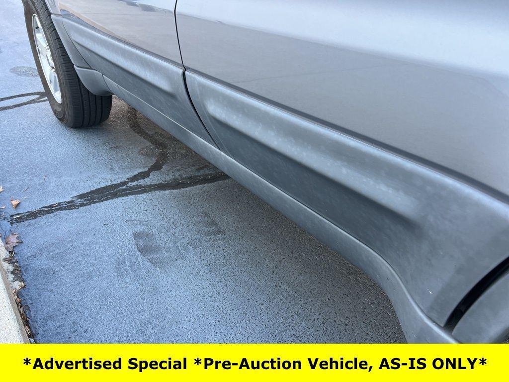 used 2007 Ford Escape car, priced at $3,900