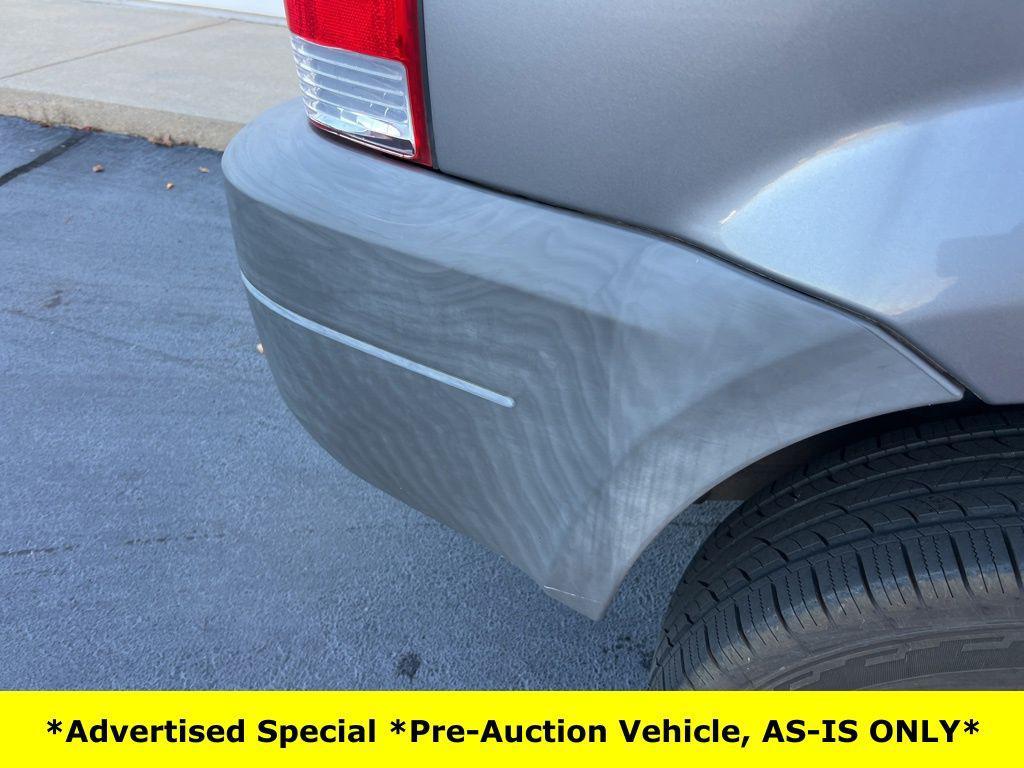 used 2007 Ford Escape car, priced at $3,900