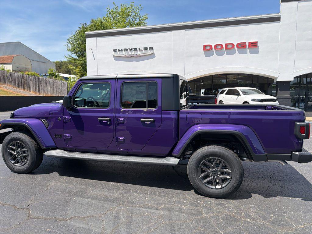new 2026 Jeep Gladiator car, priced at $44,504