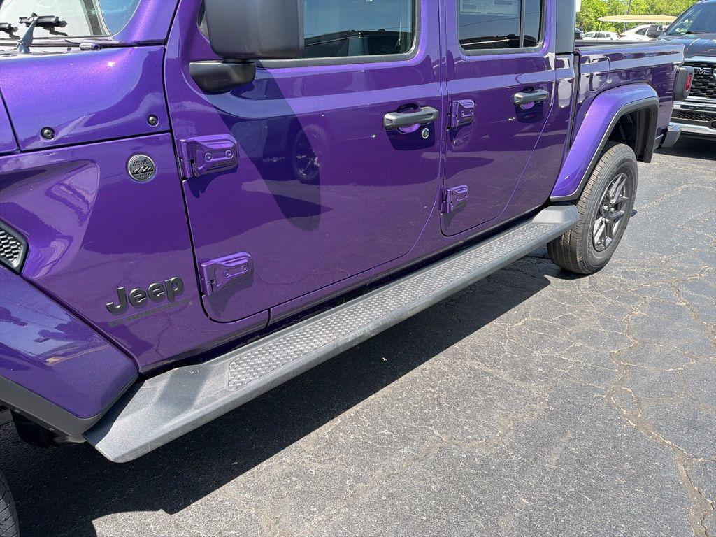 new 2026 Jeep Gladiator car, priced at $44,504