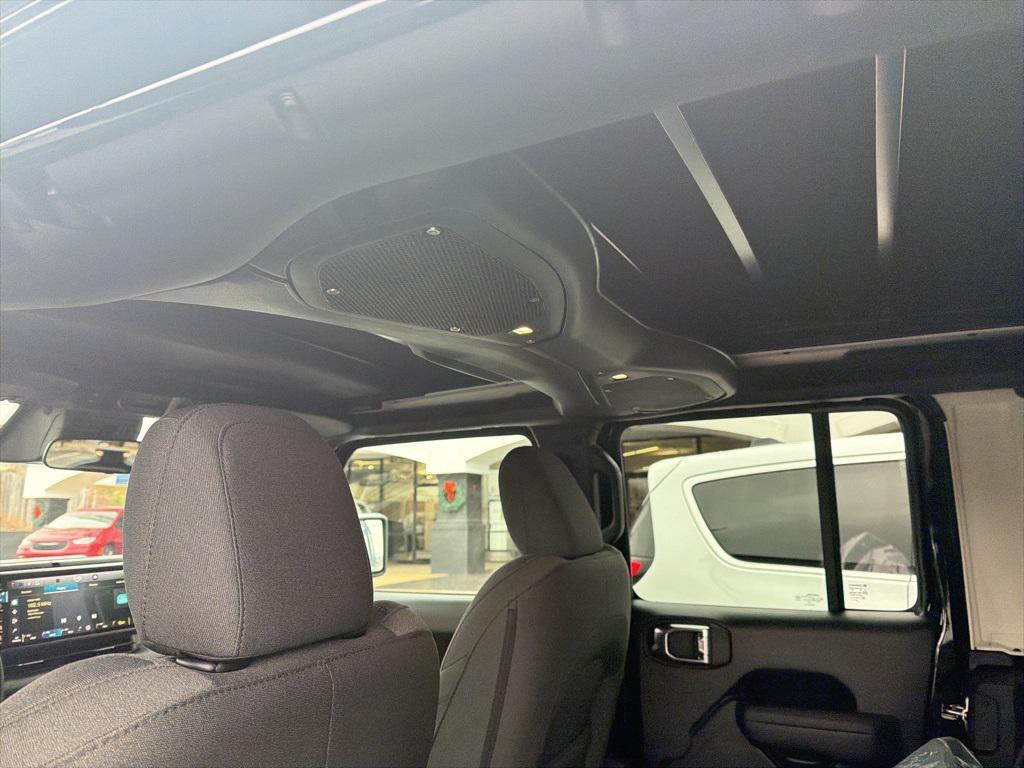 new 2026 Jeep Wrangler car, priced at $48,712