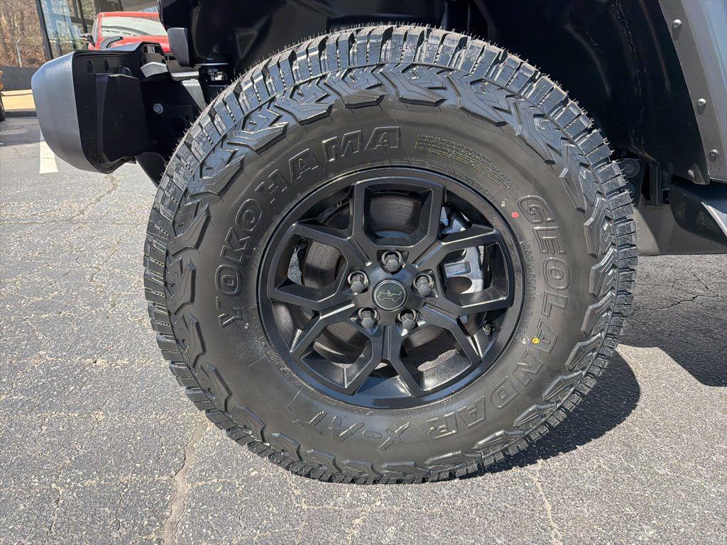 new 2026 Jeep Wrangler car, priced at $51,922