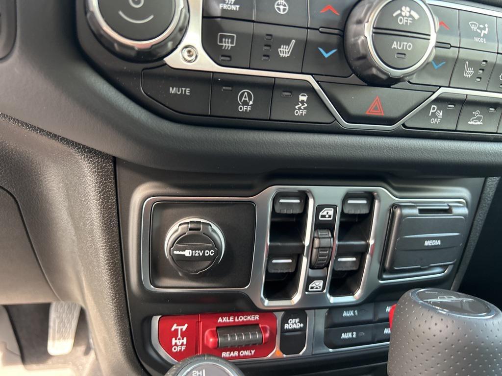 new 2025 Jeep Gladiator car, priced at $51,240