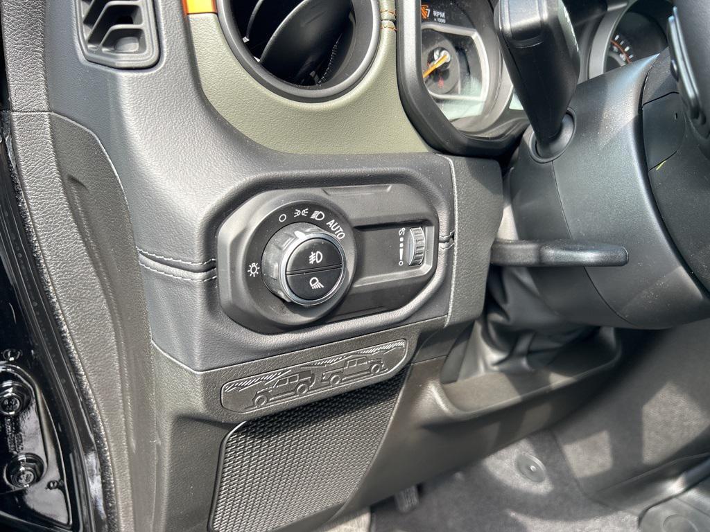 new 2025 Jeep Gladiator car, priced at $51,240