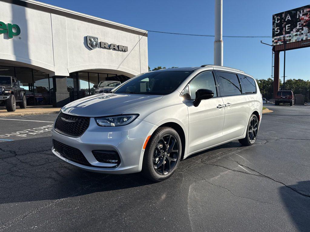 new 2026 Chrysler Pacifica car, priced at $47,079
