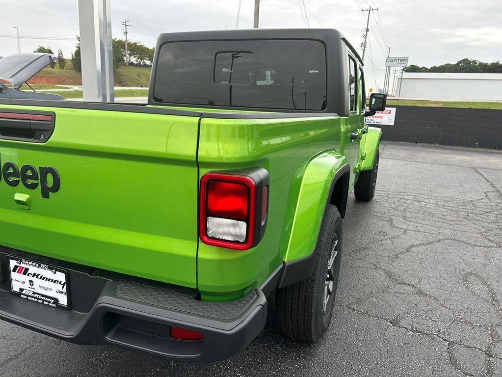 new 2026 Jeep Gladiator car, priced at $43,415