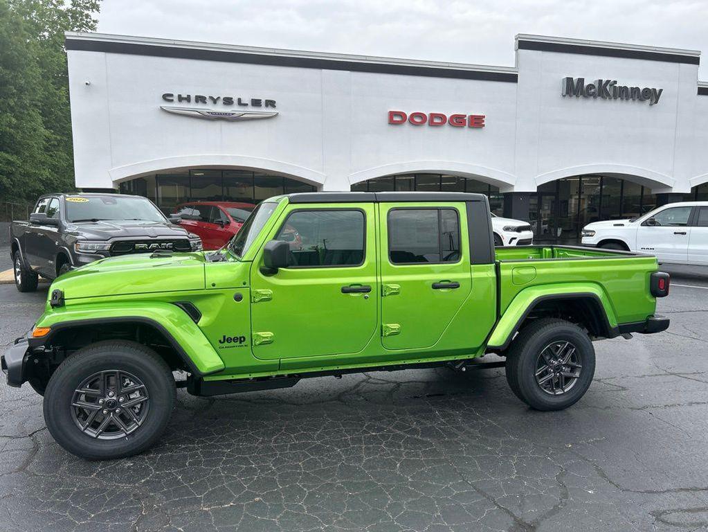new 2026 Jeep Gladiator car, priced at $43,415