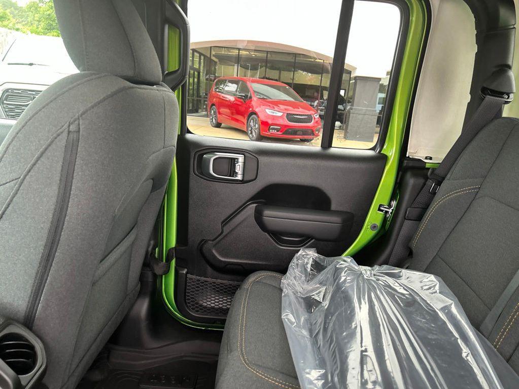 new 2026 Jeep Gladiator car, priced at $43,415