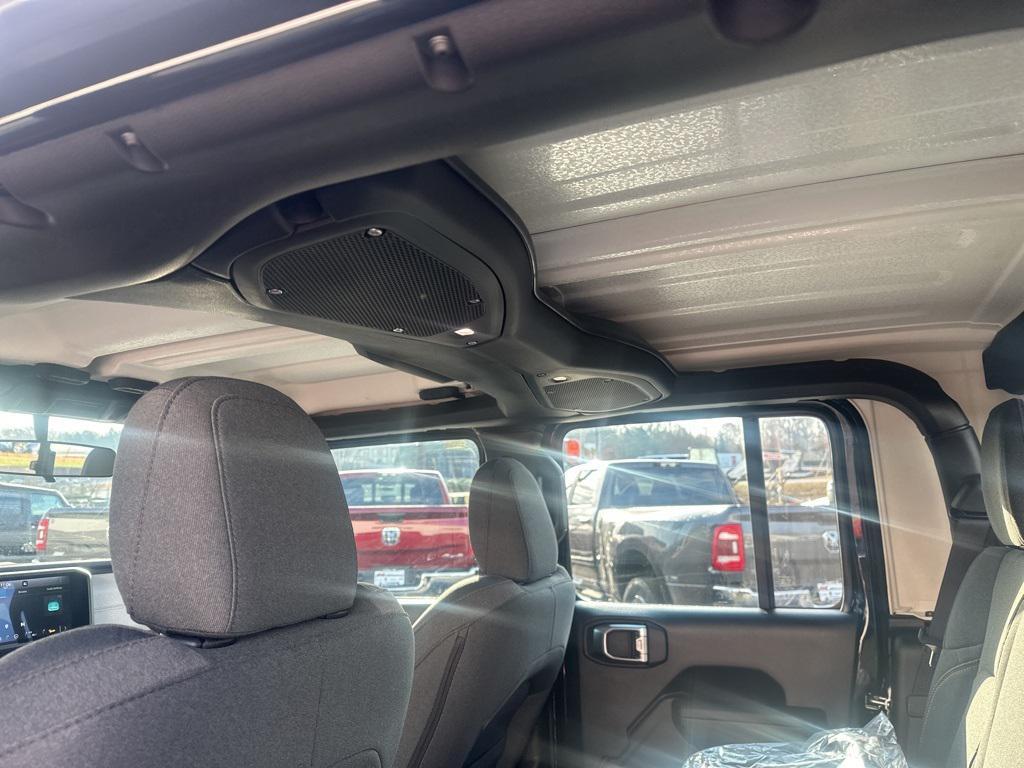 new 2025 Jeep Gladiator car, priced at $40,322