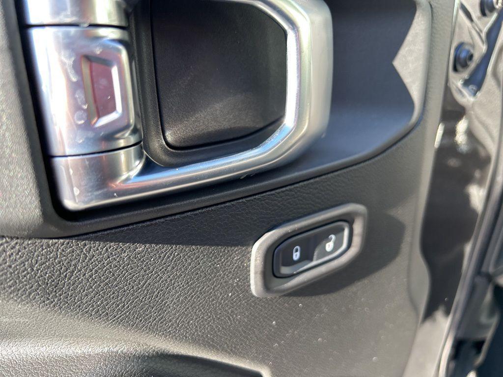new 2026 Jeep Wrangler car, priced at $36,922