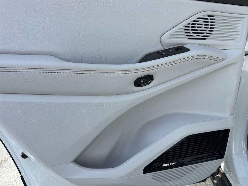 new 2026 Jeep Cherokee car, priced at $42,551