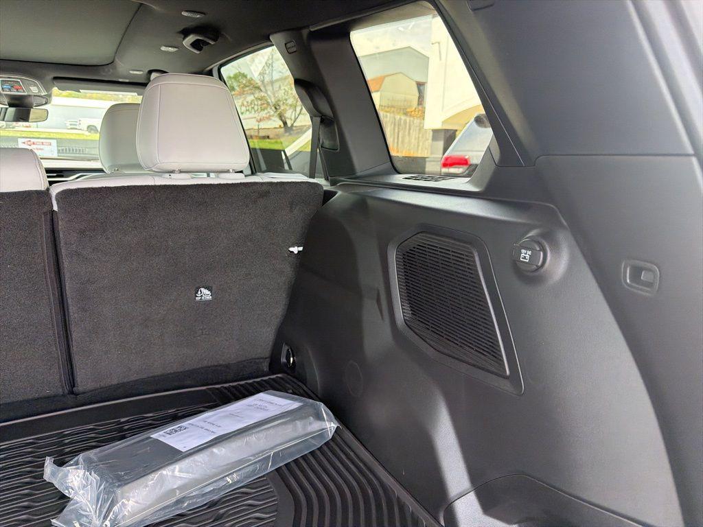 new 2026 Jeep Cherokee car, priced at $42,551