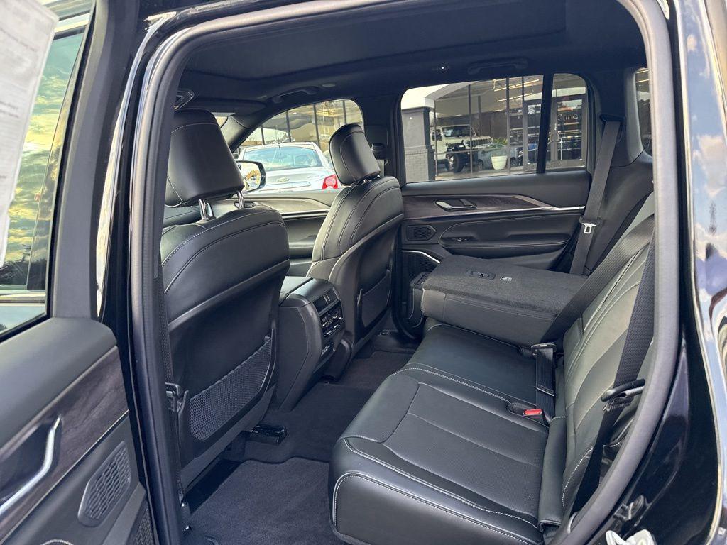 new 2025 Jeep Grand Cherokee car, priced at $51,930