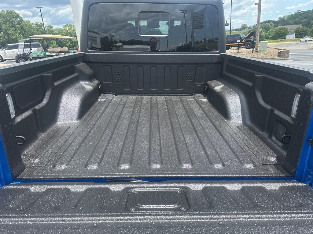 new 2025 Jeep Gladiator car, priced at $45,176
