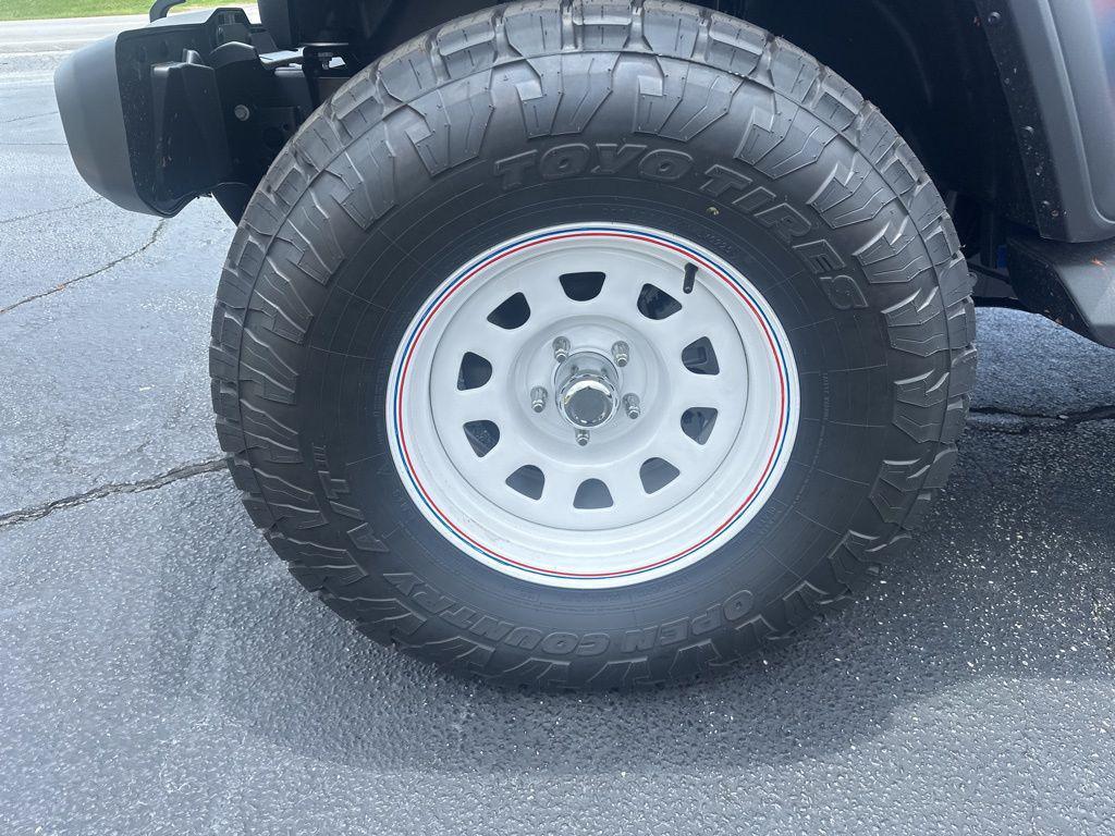 new 2025 Jeep Gladiator car, priced at $42,176