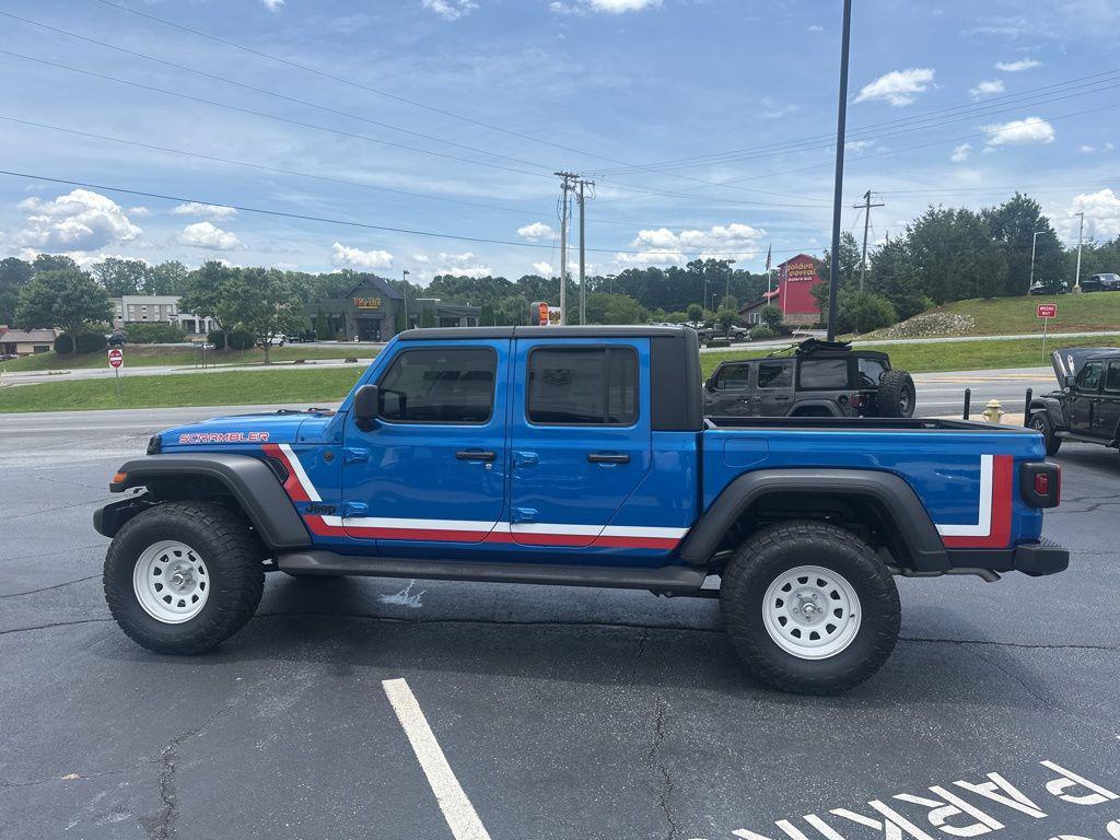 new 2025 Jeep Gladiator car, priced at $42,176
