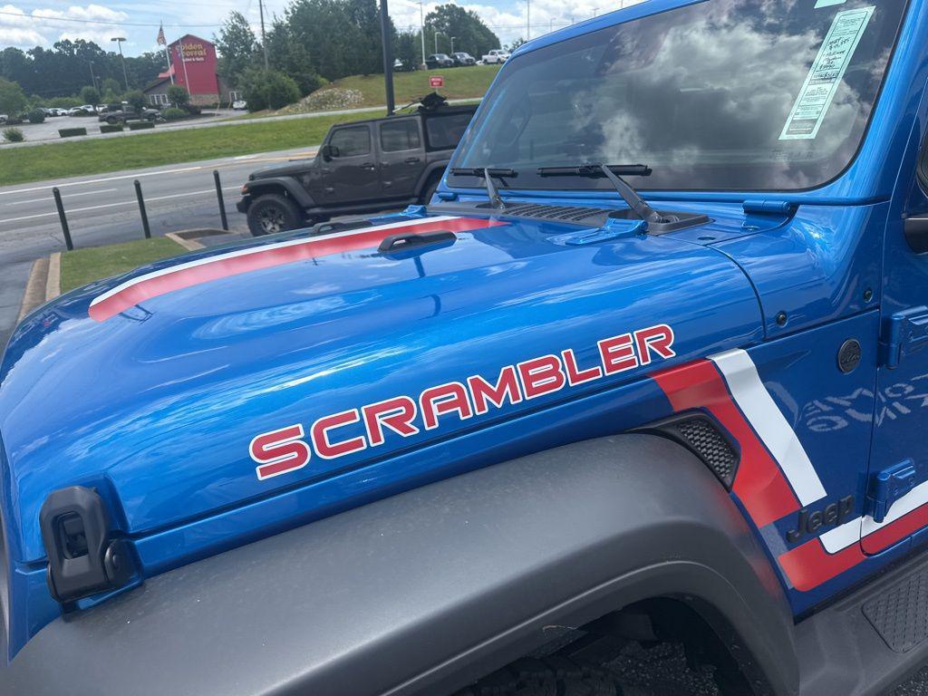 new 2025 Jeep Gladiator car, priced at $42,176