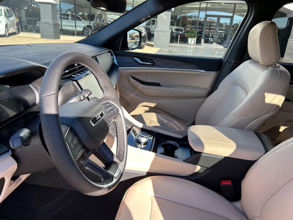 new 2025 Jeep Grand Cherokee L car, priced at $48,323