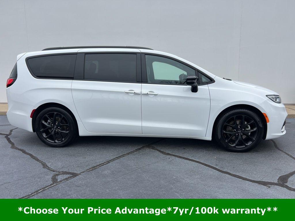 used 2025 Chrysler Pacifica car, priced at $38,700