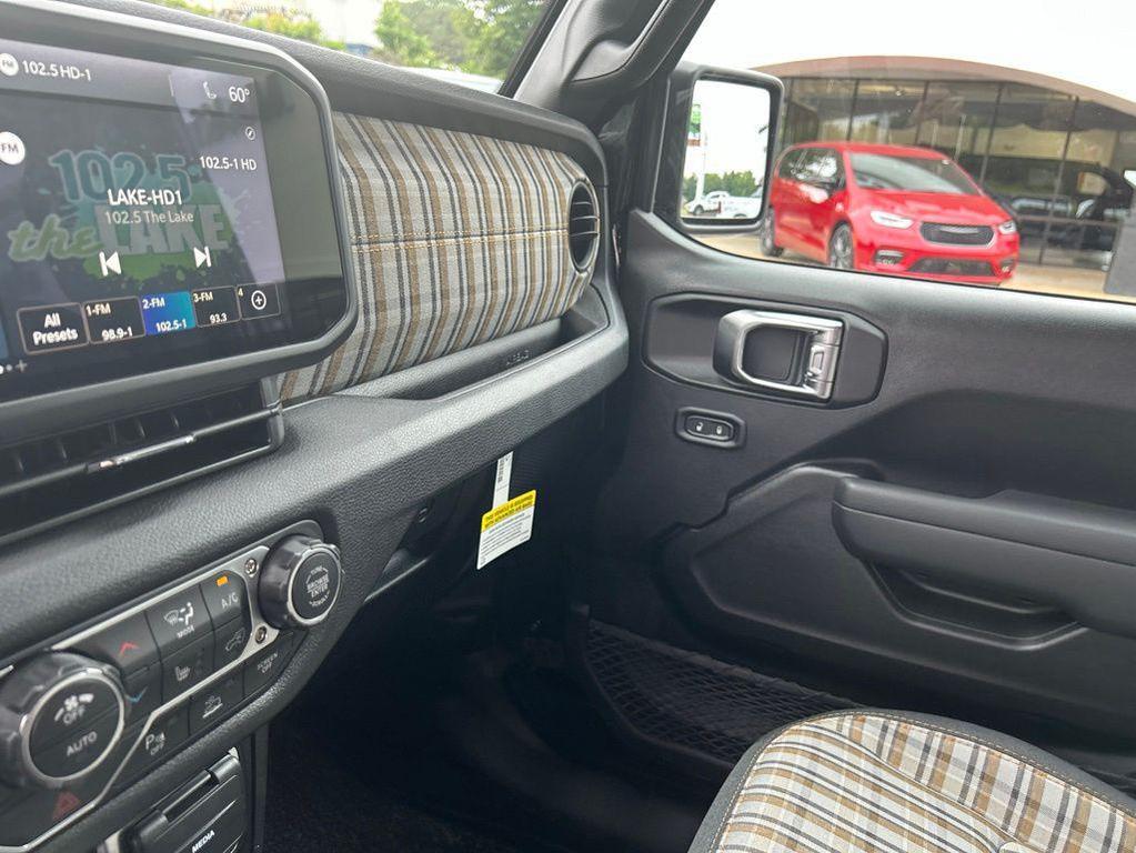 new 2026 Jeep Gladiator car, priced at $48,613