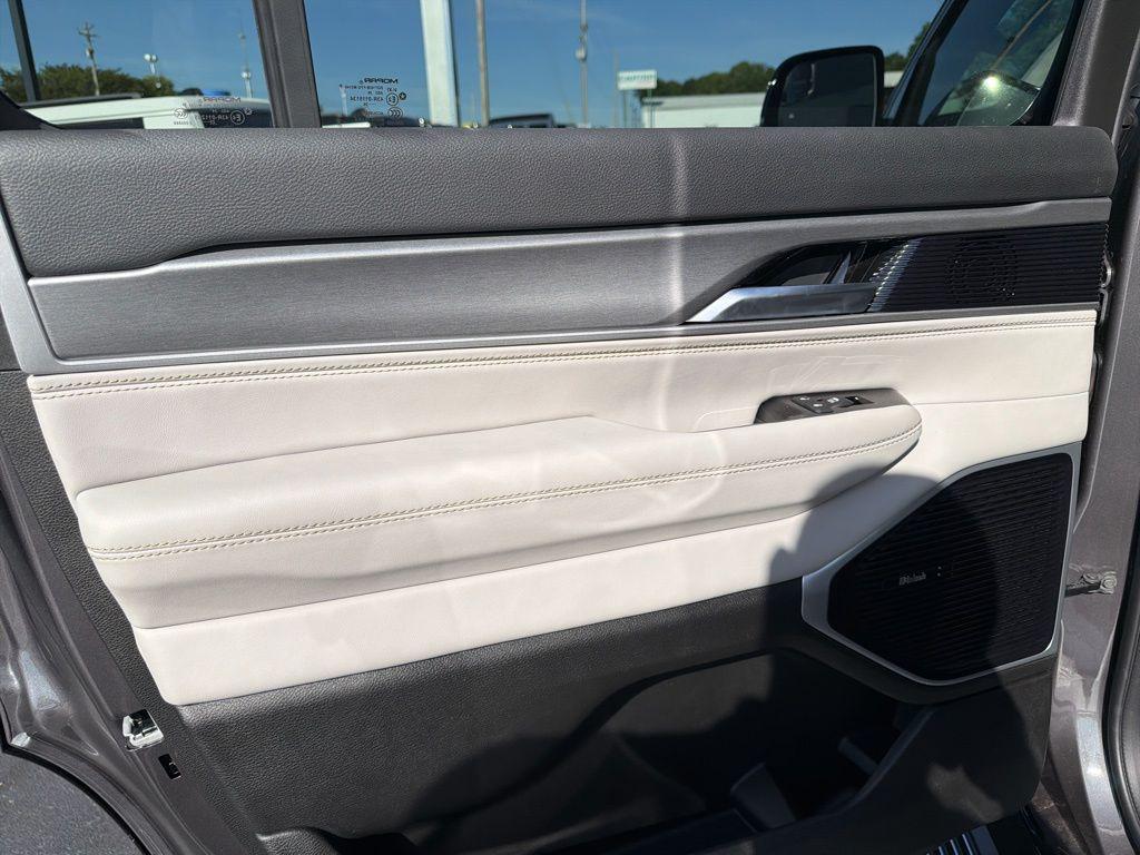 new 2026 Jeep Grand Wagoneer car, priced at $74,721