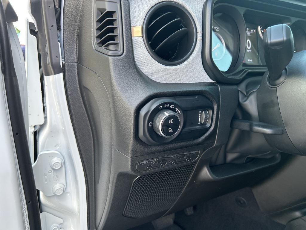 new 2025 Jeep Gladiator car, priced at $36,916