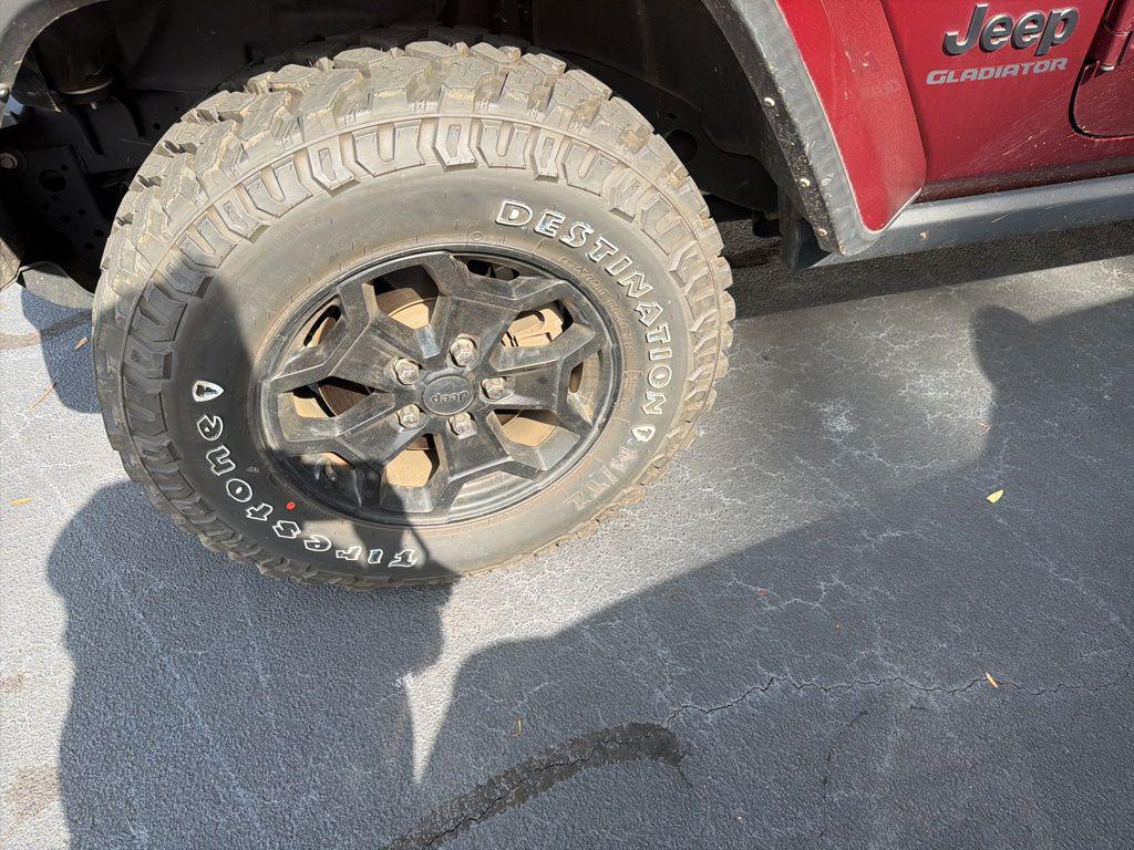 used 2021 Jeep Gladiator car, priced at $33,200