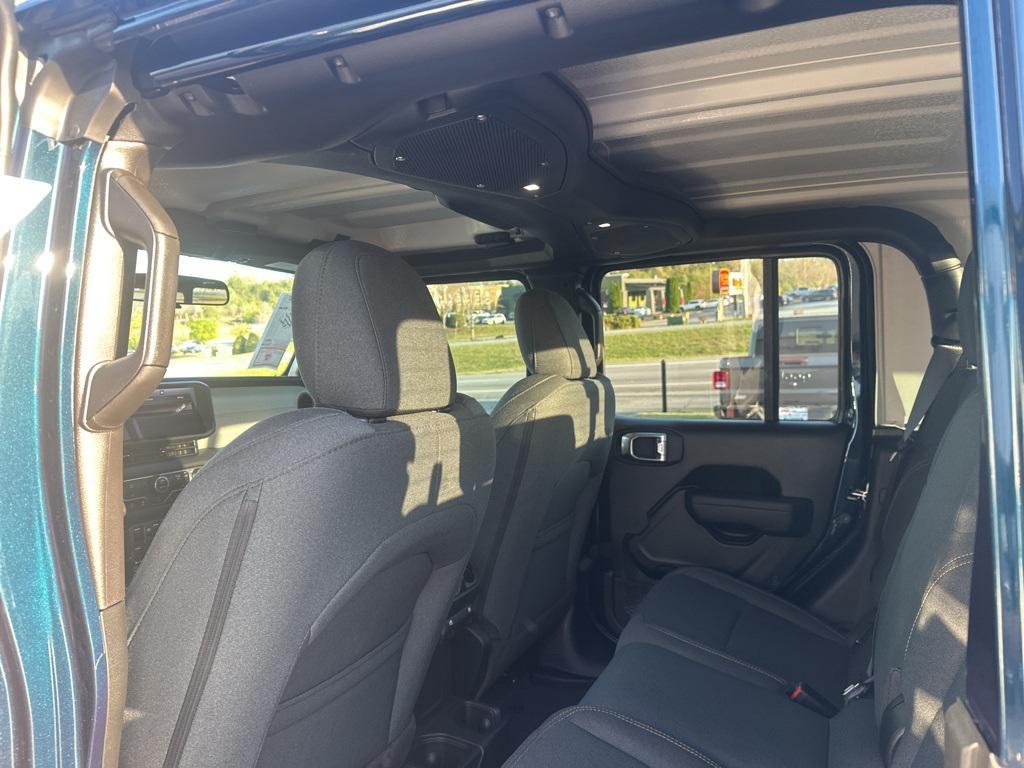 new 2025 Jeep Gladiator car, priced at $36,258