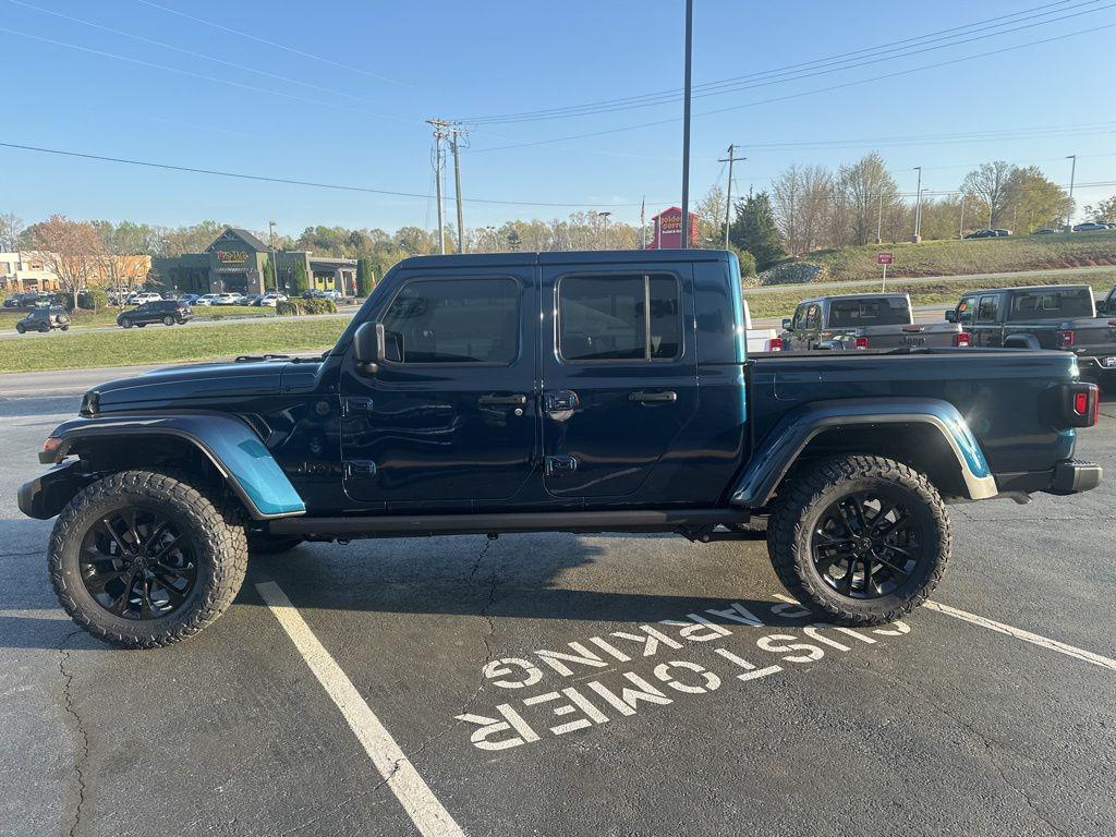 new 2025 Jeep Gladiator car, priced at $42,375
