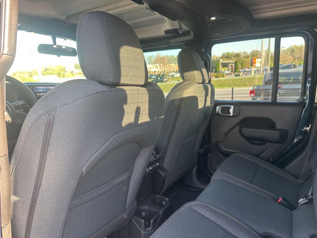 new 2025 Jeep Gladiator car, priced at $42,375