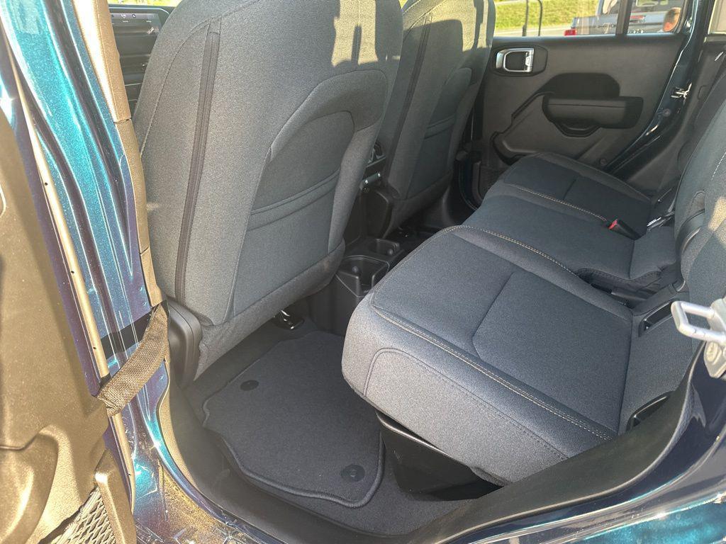 new 2025 Jeep Gladiator car, priced at $42,375