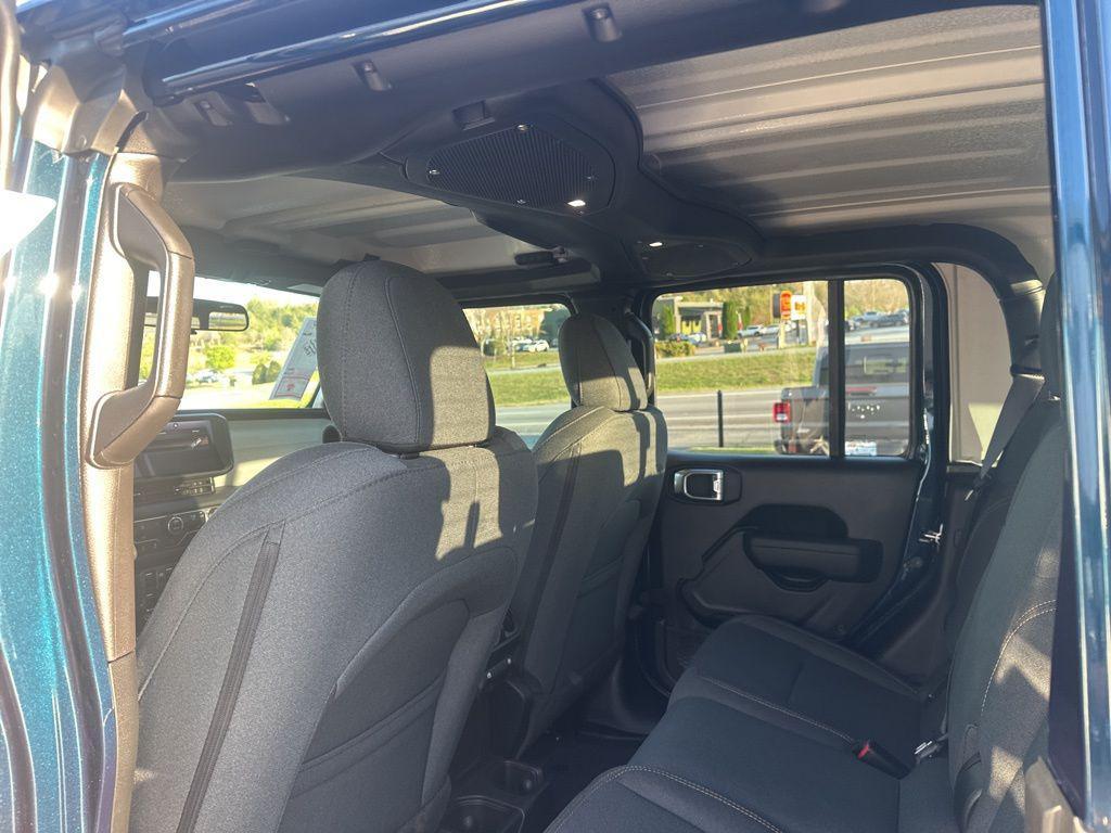 new 2025 Jeep Gladiator car, priced at $42,375