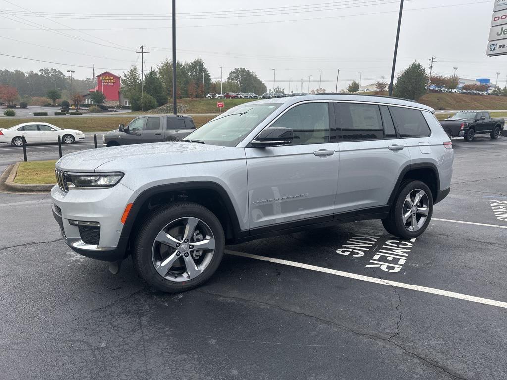 new 2025 Jeep Grand Cherokee L car, priced at $48,677