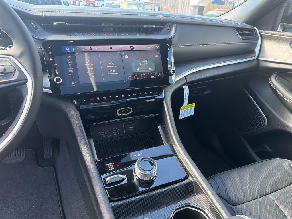 new 2026 Jeep Grand Cherokee car, priced at $52,716