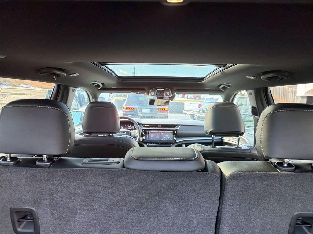 new 2026 Jeep Grand Cherokee car, priced at $52,716