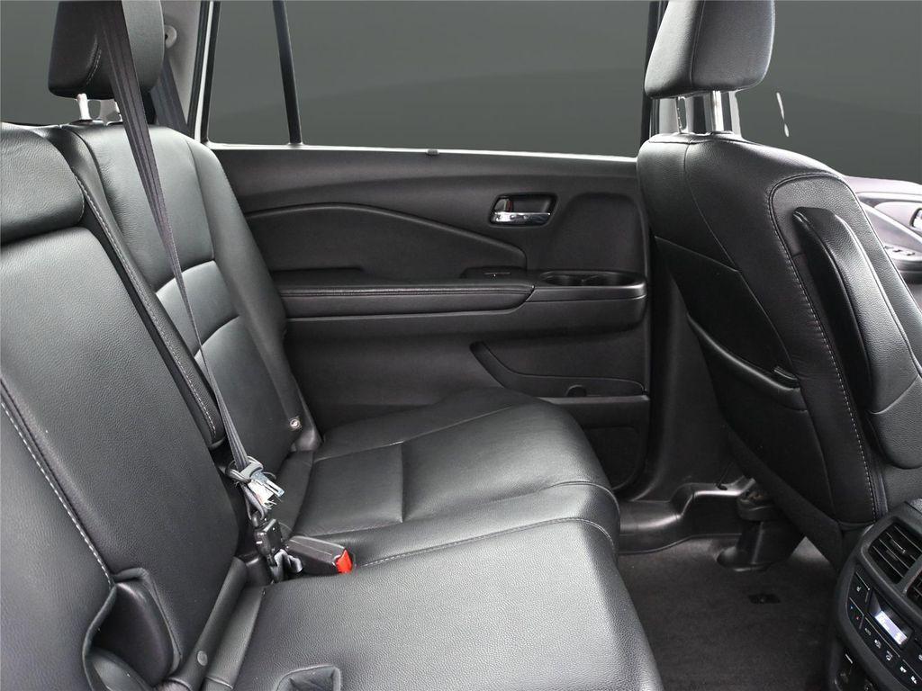 used 2024 Cadillac XT4 car, priced at $37,200