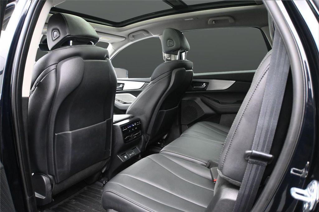 used 2024 Acura MDX car, priced at $38,700