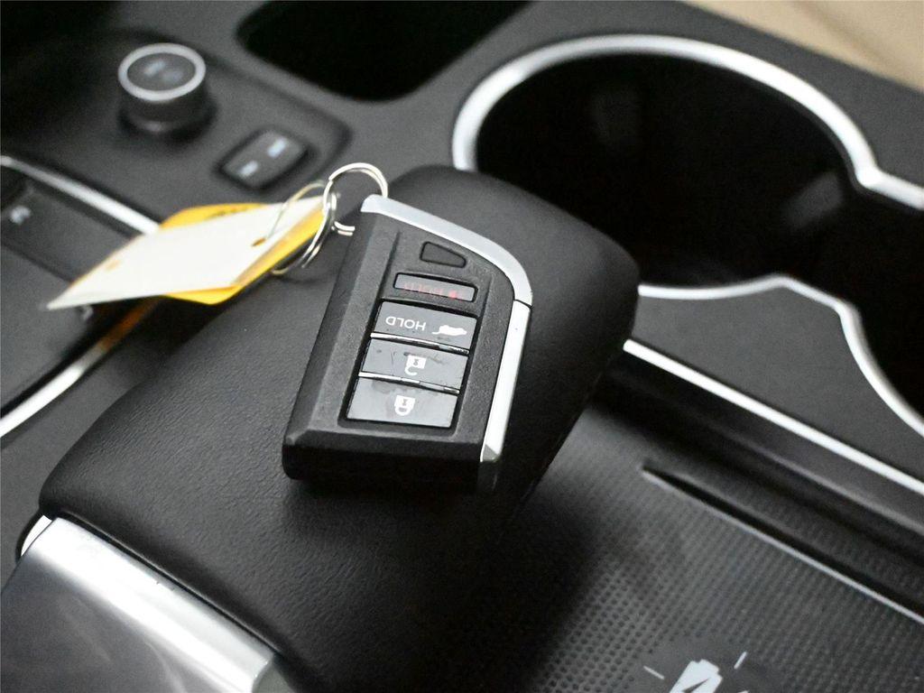 used 2024 Acura MDX car, priced at $41,500