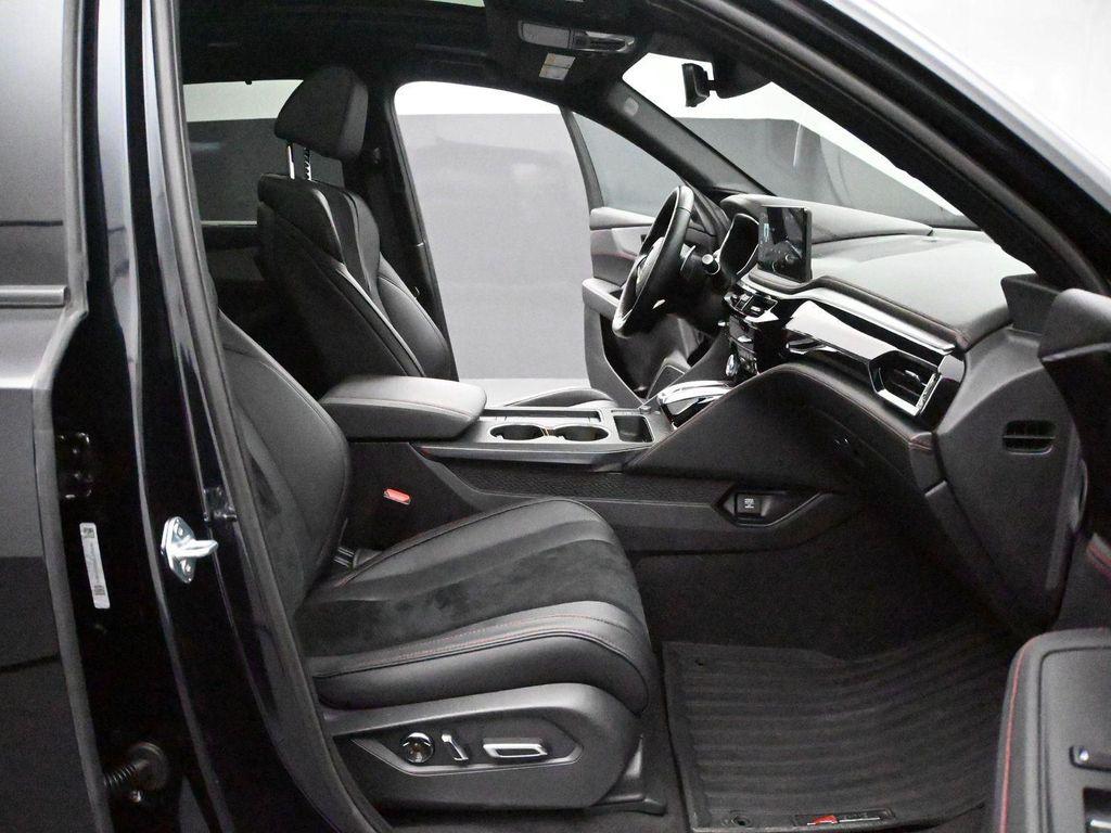used 2025 Acura MDX car, priced at $51,000