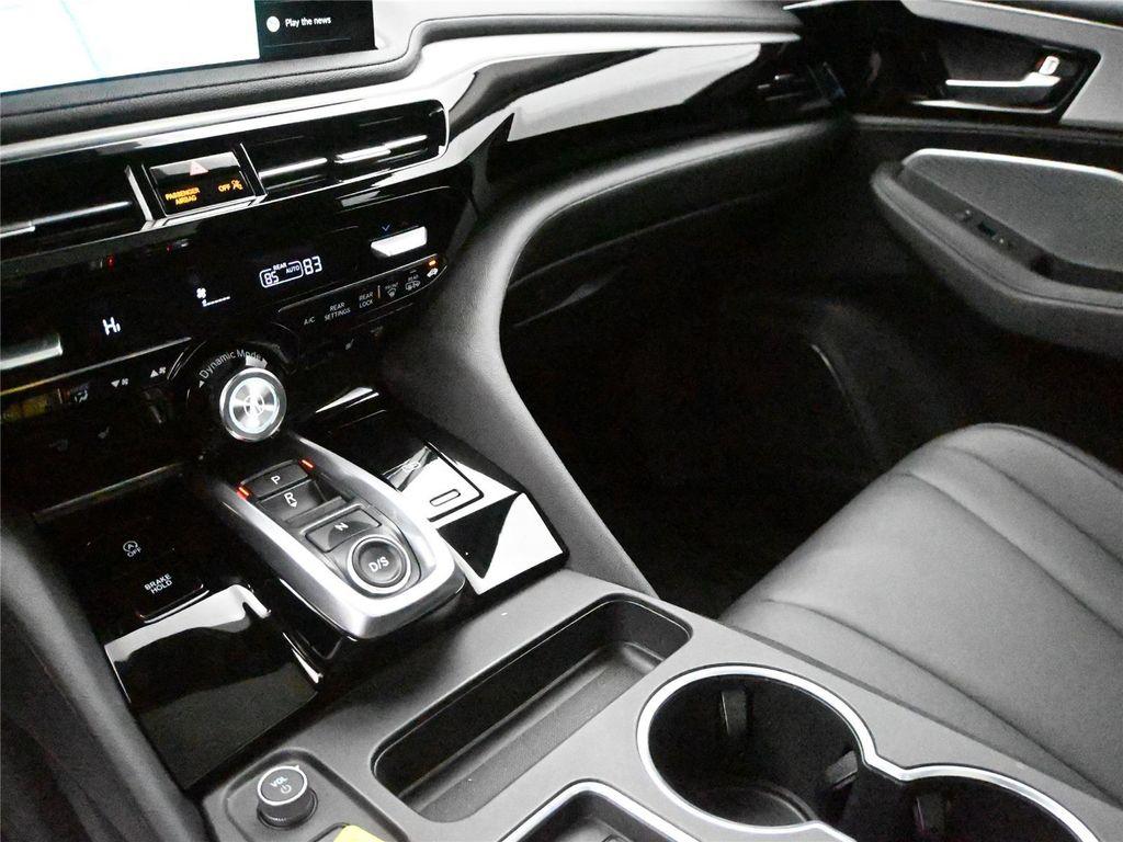 used 2025 Acura MDX car, priced at $45,300