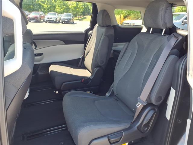 used 2022 Kia Carnival car, priced at $25,000