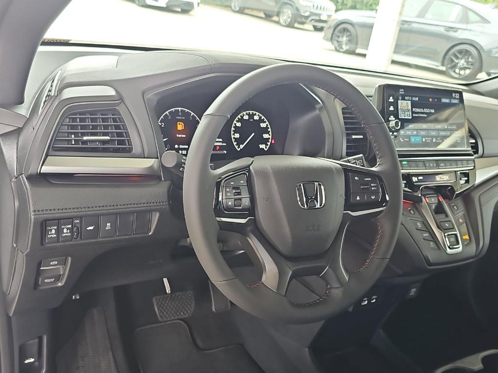 new 2026 Honda Odyssey car, priced at $43,301
