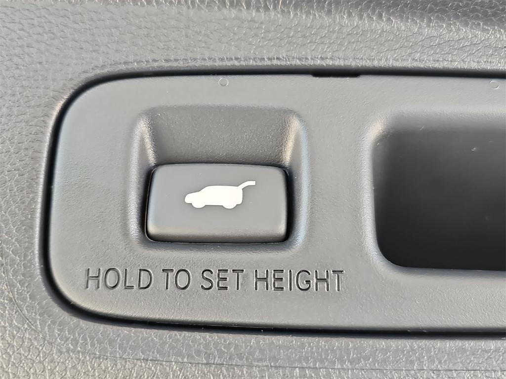 new 2026 Honda CR-V Hybrid car, priced at $40,175