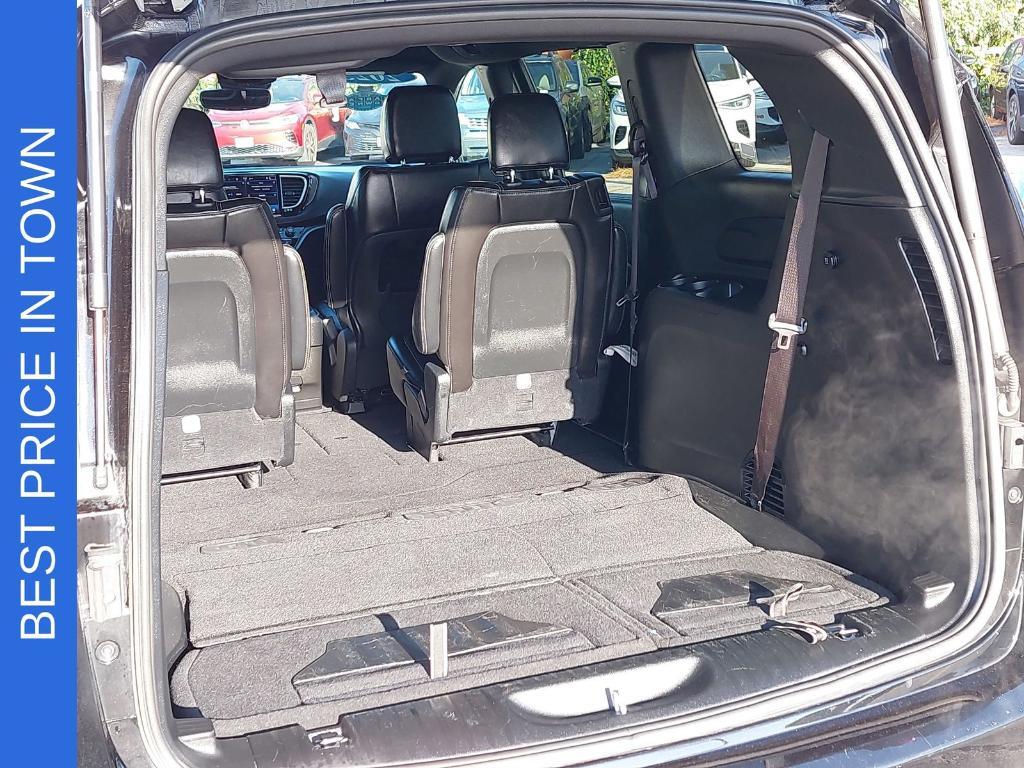 used 2025 Chrysler Pacifica car, priced at $29,000