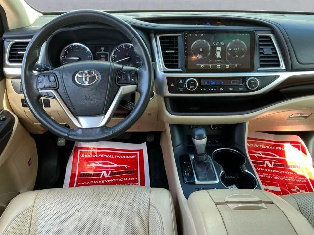 2015 Red Toyota Highlander