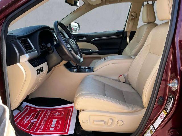 2015 Red Toyota Highlander