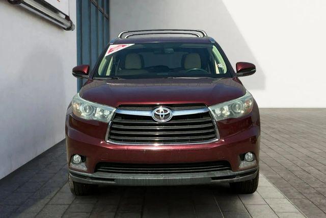 2015 Red Toyota Highlander