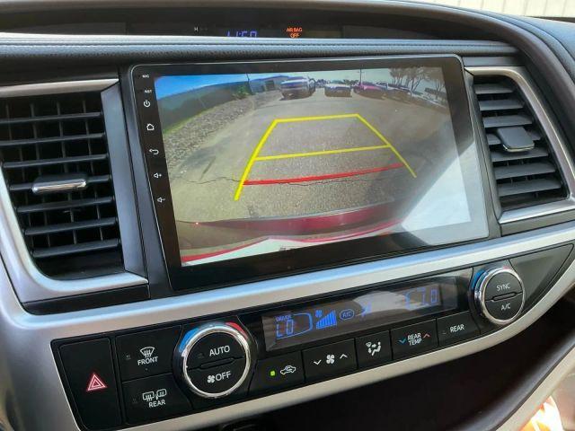 2015 Red Toyota Highlander