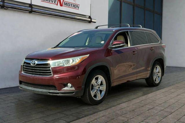 2015 Red Toyota Highlander