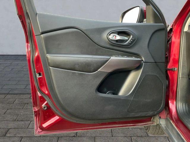 used 2019 Jeep Cherokee car, priced at $14,984